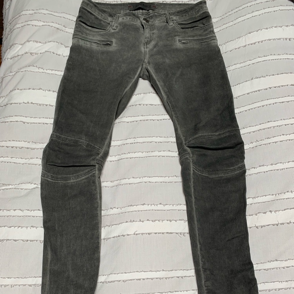 Etienne Marcel Skinny Jeans with Zipper cuffs.